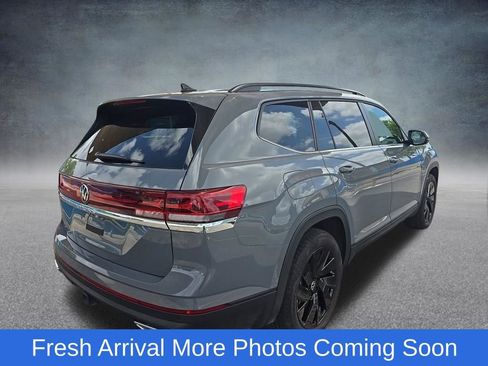 Used 2025 Volkswagen Atlas SE FWD image 5