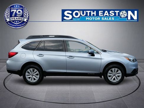 Used 2017 Subaru Outback 2.5i Premium AWD/4WD image 8