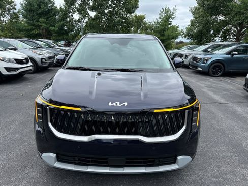 New 2026 Kia Carnival LXS image 2