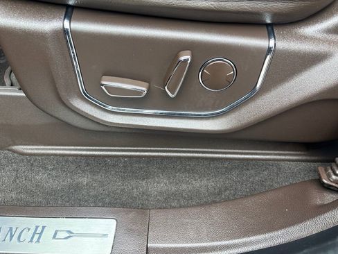Used 2017 Ford F250 King Ranch w/ FX4 Off-Road Package AWD/4WD image 14