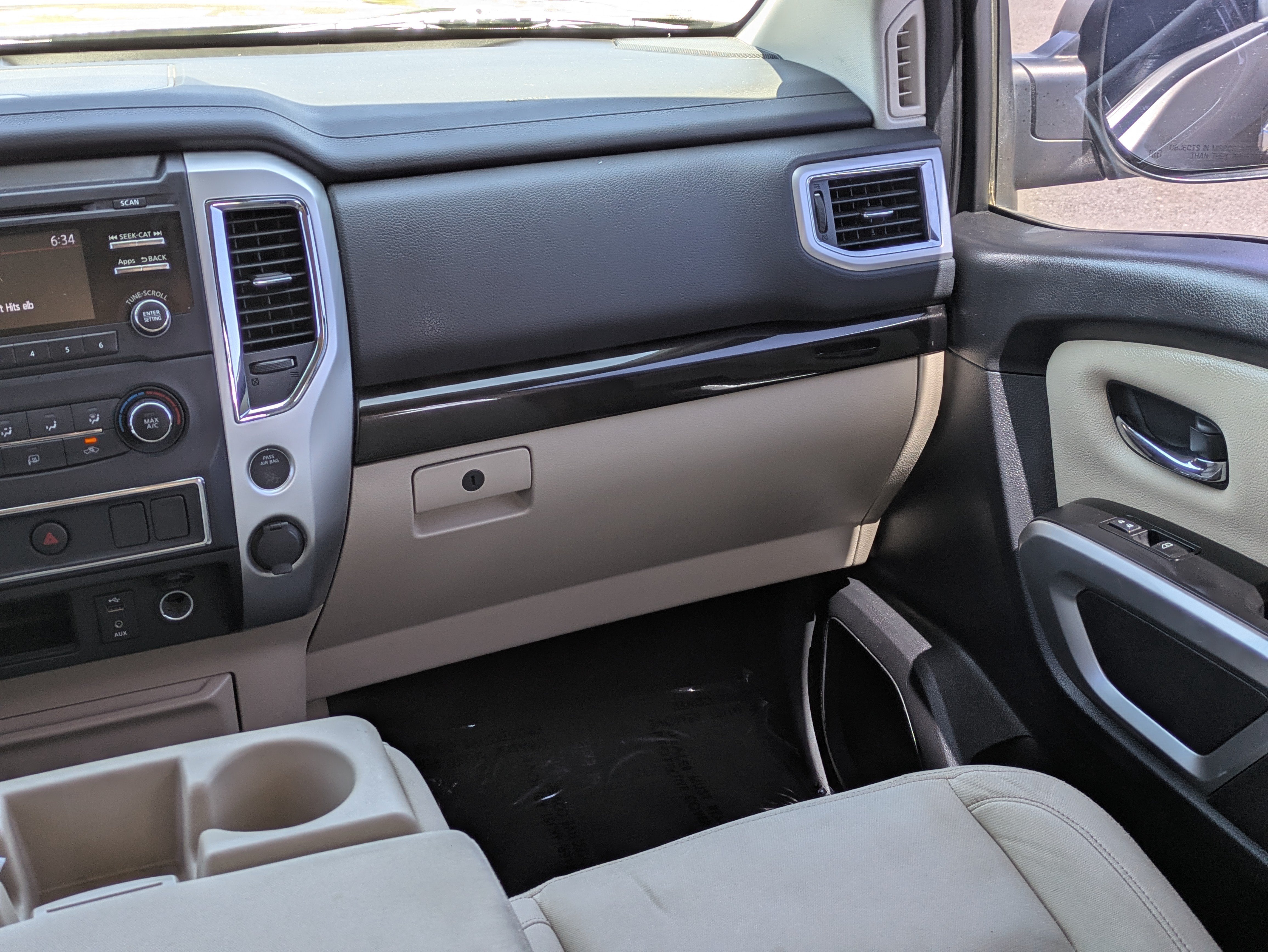 Used 2017 Nissan Titan SV RWD image 17
