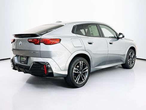 Used 2025 BMW X2 xDrive28i AWD/4WD image 9