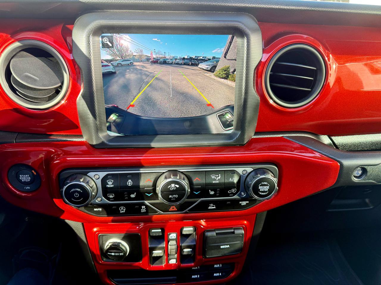 Used 2021 Jeep Gladiator Sport AWD/4WD image 39