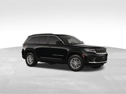 New 2025 Jeep Grand Cherokee 4WD image 8
