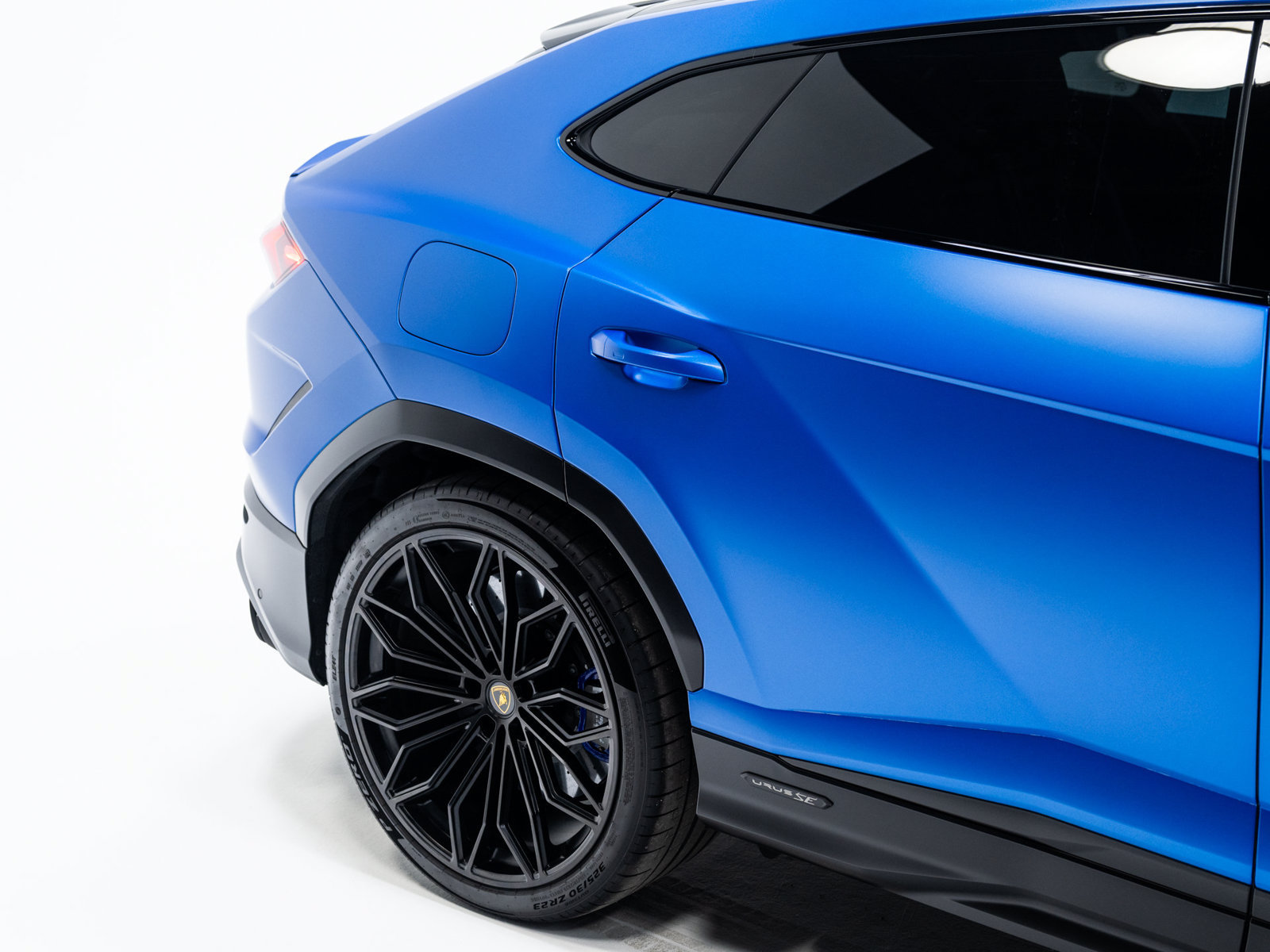Used 2025 Lamborghini Urus SE AWD/4WD image 17