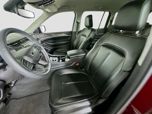 Used 2023 Jeep Grand Cherokee Limited AWD/4WD image 13