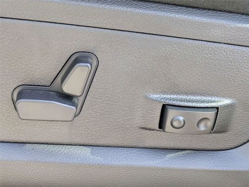 New 2026 RAM 3500 Laramie AWD/4WD image 19