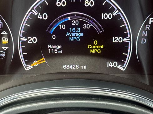 Used 2021 Jeep Grand Cherokee Limited w/ Premium Lighting Group AWD/4WD image 3