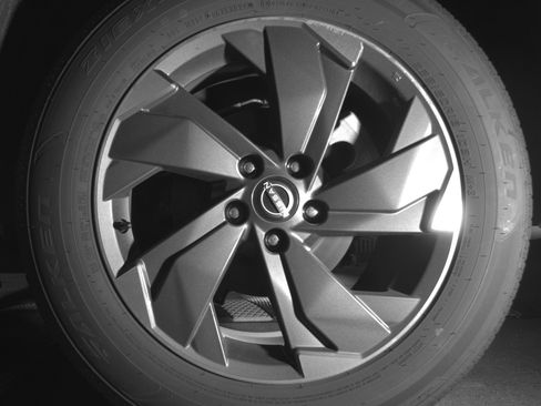 Used 2025 Nissan Rogue SV image 14