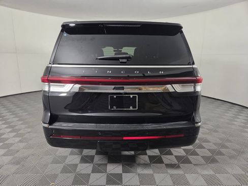 Used 2024 Lincoln Navigator Reserve AWD/4WD image 6