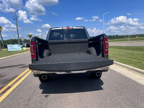Used 2021 RAM 1500 Laramie AWD/4WD image 6