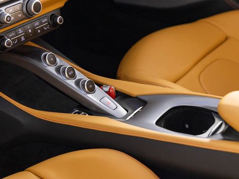 Used 2020 Ferrari Portofino image 6