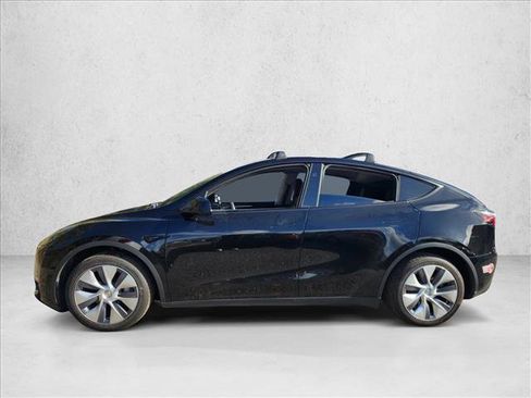 Used 2023 Tesla Model Y Long Range image 6
