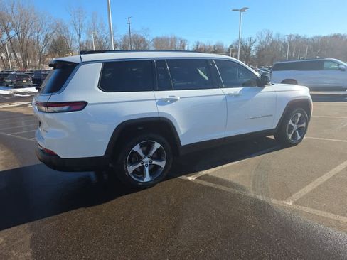 Used 2023 Jeep Grand Cherokee L Limited w/ Luxury Tech Group II image 3