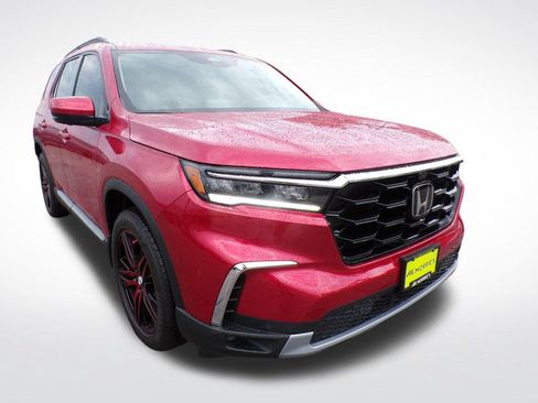 Used 2025 Honda Pilot Elite image 9