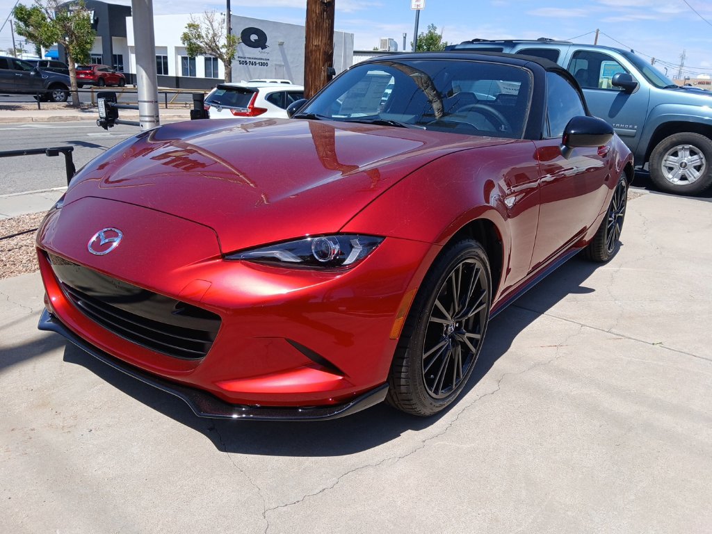 New 2026 MAZDA MX-5 Miata Club w/ Interior Package RWD image 1