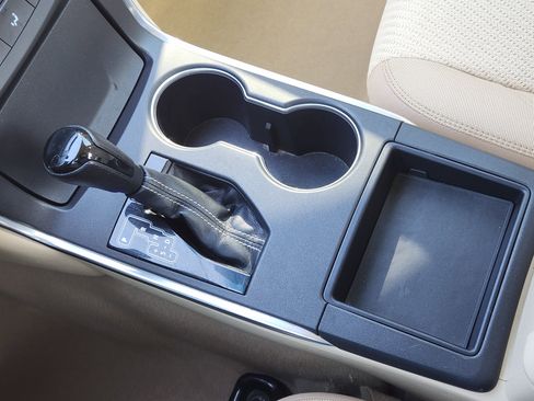 Used 2015 Toyota Camry LE image 20