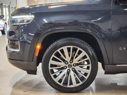 Used 2022 Jeep Grand Wagoneer Series III AWD/4WD image 5
