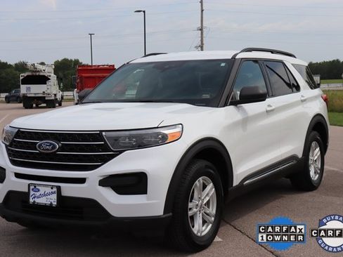 Used 2020 Ford Explorer XLT w/ Comfort Package image 6