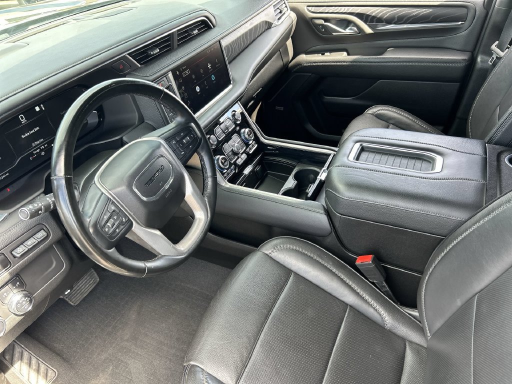 Used 2023 GMC Yukon XL Denali w/ LPO, Floor Liner Package AWD/4WD image 10