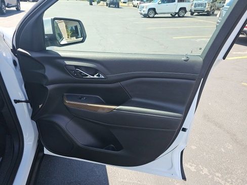 Used 2023 GMC Acadia SLE image 23