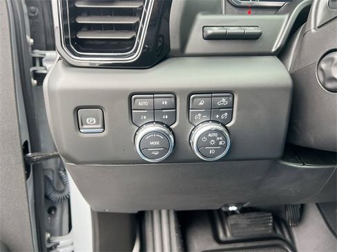 Used 2025 GMC Sierra 1500 AT4 w/ AT4 Premium Package image 18