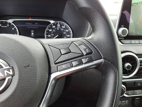 Used 2025 Nissan Sentra SV FWD image 30