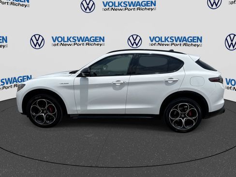 Used 2024 Alfa Romeo Stelvio Veloce AWD/4WD image 11