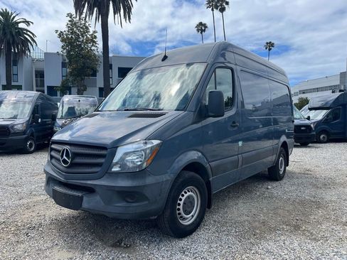 Used 2018 Mercedes-Benz Sprinter 2500 image 1
