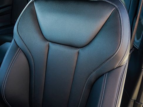 Used 2025 BMW 230i xDrive Coupe w/ Premium Package image 38