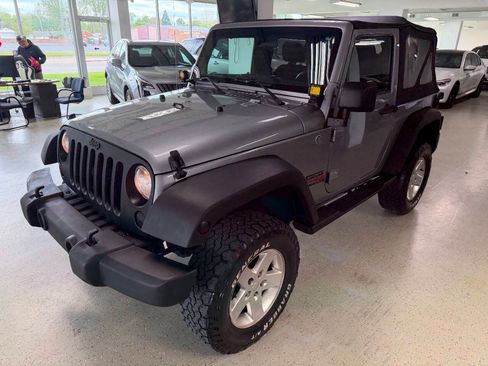 Used 2014 Jeep Wrangler Sport AWD/4WD image 4