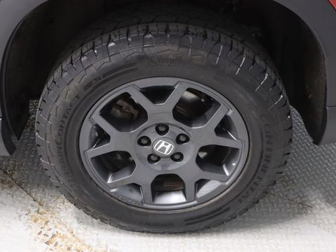 Used 2025 Honda Pilot TrailSport image 19