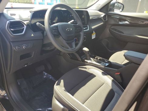 New 2026 Chevrolet TrailBlazer LT w/ Midnight Edition FWD image 18