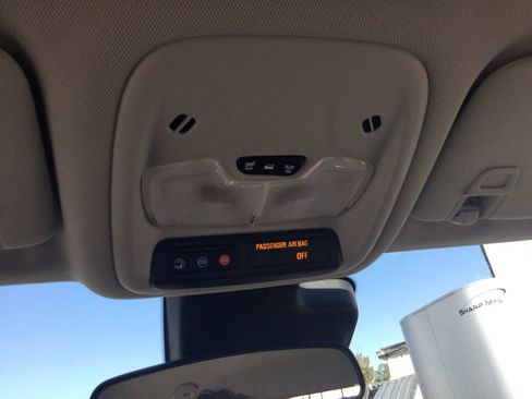 Used 2023 Chevrolet Bolt EUV LT w/ Comfort Package image 37