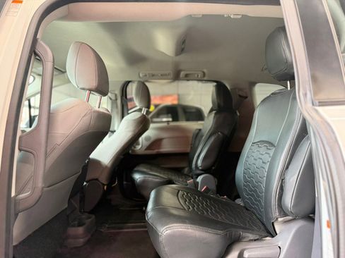 Used 2021 Toyota Sienna LE FWD image 12