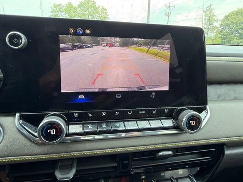 Used 2024 Chevrolet Colorado ZR2 w/ ZR2 Convenience Package III AWD/4WD image 11