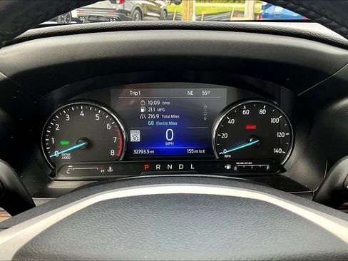 Used 2023 Ford Explorer Limited w/ Hybrid Equipment Group 310A AWD/4WD image 16