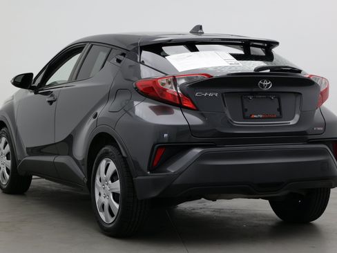 Used 2021 Toyota C-HR LE FWD image 5