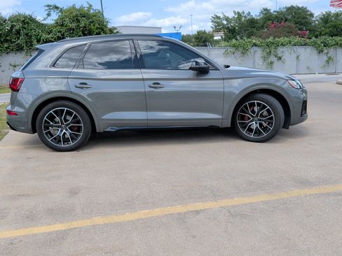 Used 2023 Audi SQ5 Prestige w/ Prestige Package AWD/4WD image 11