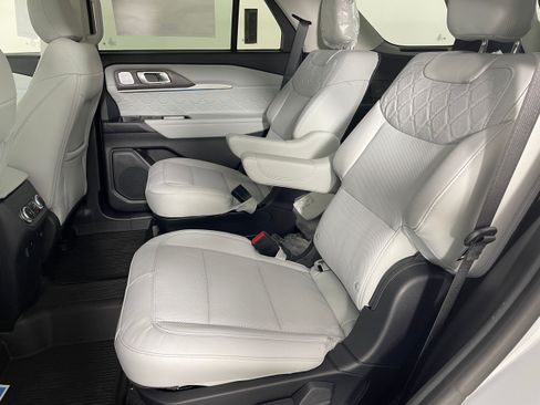 New 2026 Ford Explorer Platinum w/ LUX Leather Package AWD/4WD image 10