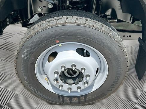 New 2025 Ford F550 4x4 Crew Cab Super Duty image 17