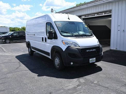 Used 2025 RAM ProMaster 2500 w/ Convenience Group FWD image 4