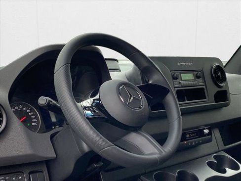 New 2025 Mercedes-Benz Sprinter 2500 image 3