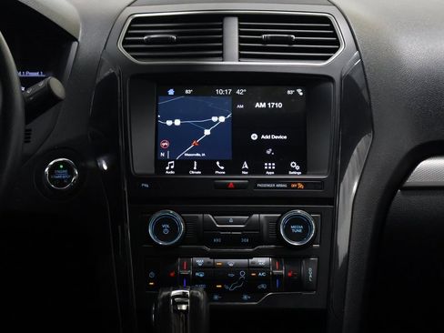 Used 2018 Ford Explorer XLT w/ Equipment Group 202A image 19