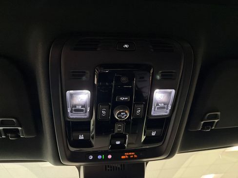 New 2026 GMC Yukon XL Denali Ultimate w/ LPO, Floor Liner Package AWD/4WD image 17