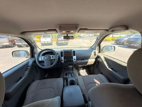 Used 2014 Nissan Frontier SV AWD/4WD image 5