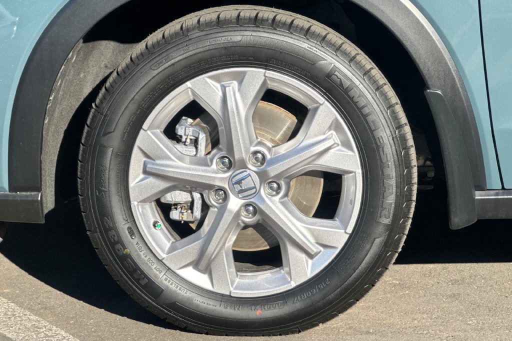 Certified 2025 Honda HR-V LX image 26