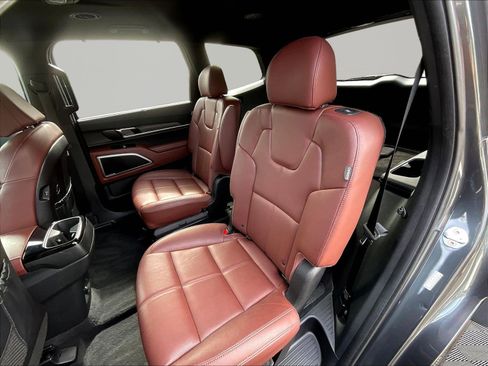 Used 2023 Kia Telluride EX w/ EX Captain's Chair Package FWD image 22