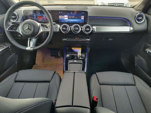 New 2025 Mercedes-Benz GLB 250 image 10