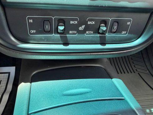 Used 2001 Lincoln Continental FWD image 26